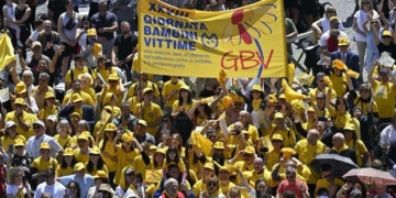 Finestre di Overton continue e ripetute per sdoganare pedofilia e pedopornografia