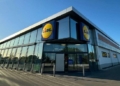 Rapina al supermercato Lidl, coltello puntato al collo di una cassiera
