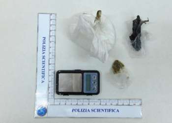 Possesso di stupefacenti: fermata per la terza volta in otto mesi