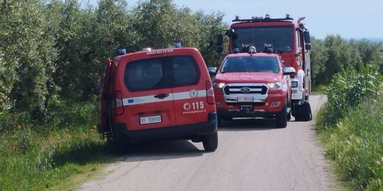 Aereo ultraleggero precipitato a Vasto, due feriti gravi