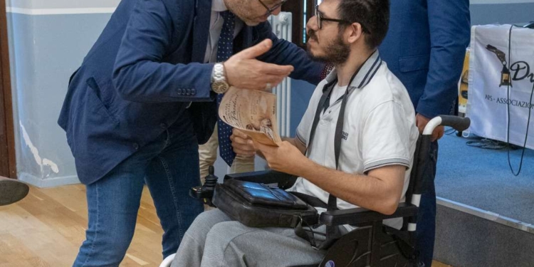Un premio, un ricordo: il riconoscimento a Mirko Cuzzone alla II edizione del Premio Pasolini