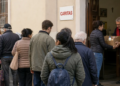 Povertà in Italia, la testimonianza dalla Caritas: «Lavorare non basta più per riempire il frigorifero»