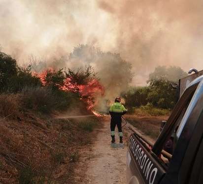 A Dogliola incendi dolosi da cinque mesi, trovati cinque inneschi dell’ultimo rogo