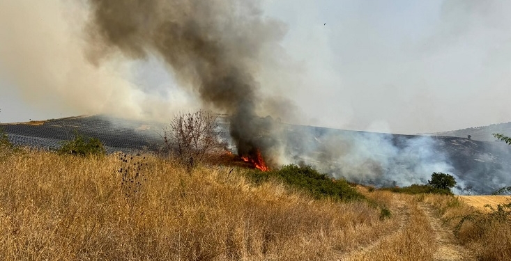 A Fresagrandinaria fiamme lambiscono abitazioni, a Furci collina devastata