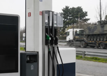 Armi e carburanti: sacrificati i bisogni dei cittadini