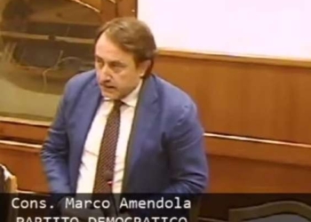 Amendola sfida il PD regionale: «Fase di immobilismo». Castrataro ricandidato senza primarie