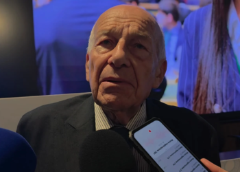 Fausto Bertinotti: “Anche in Italia bisognerebbe ragionare su una rottura radicale con l’esistenza”