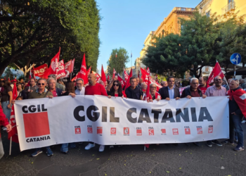 Corteo CGIL a Catania contro il carovita con documento consegnato al prefetto
