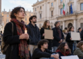 Protestare senza violenza: la lezione di Gandhi e Martin Luther King contro il degrado politico